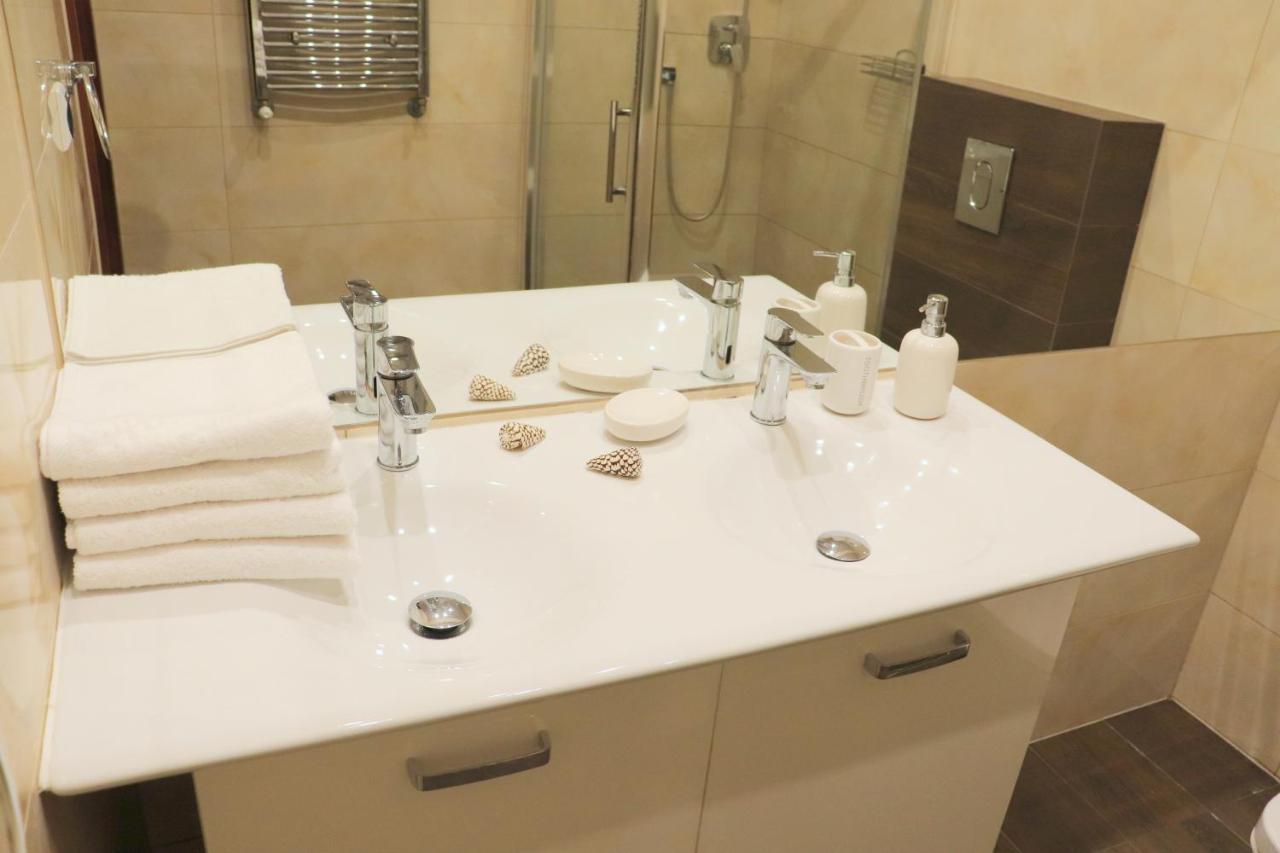 Apartament Przy Parku วิเซวกา ภายนอก รูปภาพ